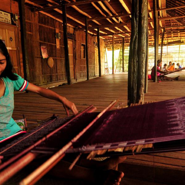 Tenun Ikat Sintang