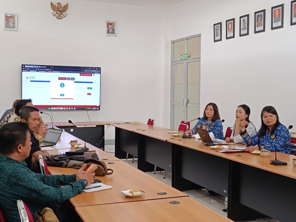 Dinas Penanaman Modal dan Pelayanan Terpadu Satu Pintu Kabupaten Sintang Melaksanakan Evaluasi Kepatuhan Berusaha